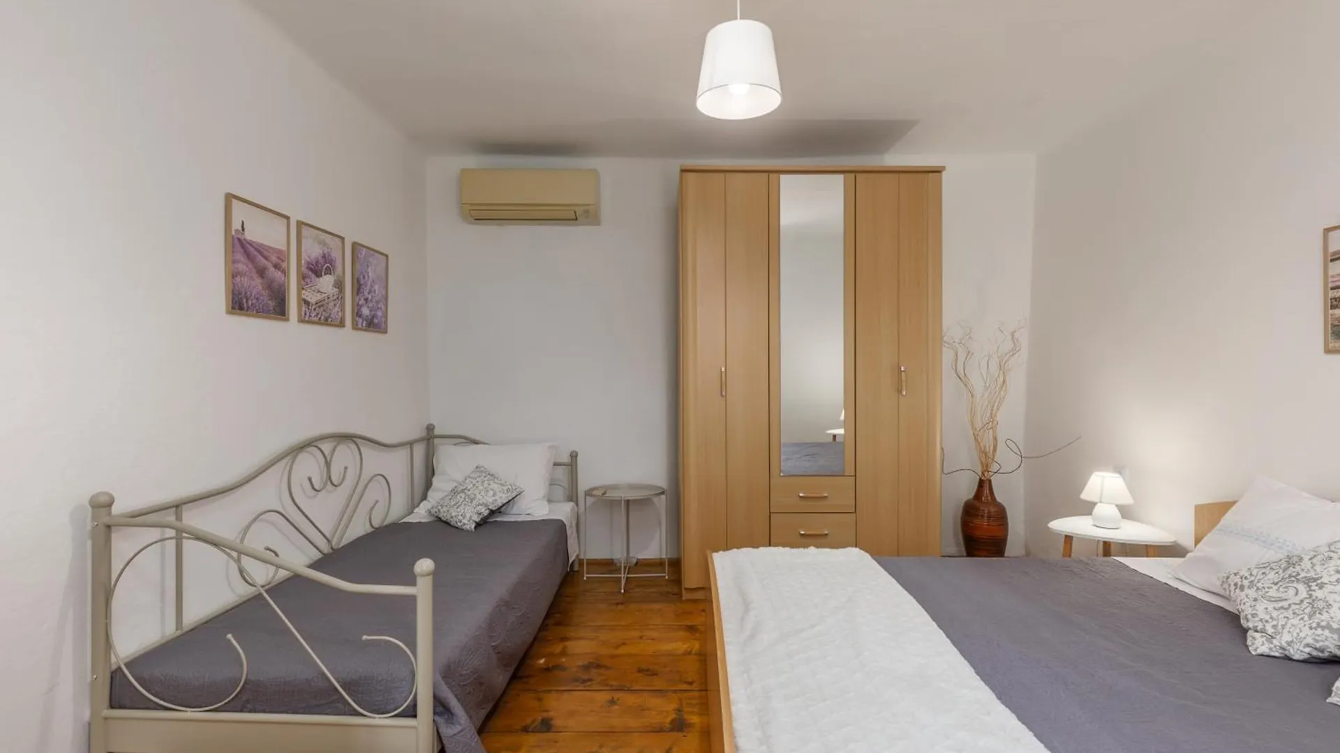 公寓 House Papinka With Private Pool & Garden - Happy Rentals 拉宾