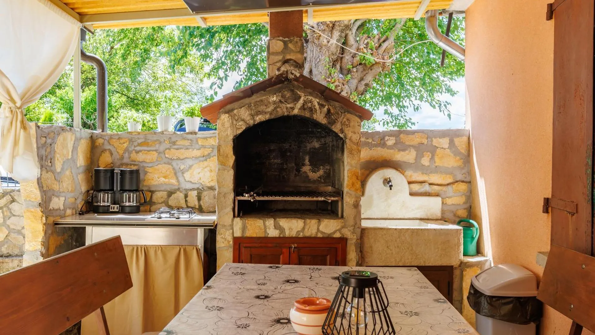 House Papinka With Private Pool & Garden - Happy Rentals 拉宾 0*,  克罗地亚